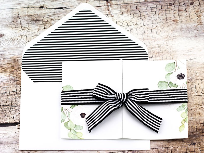 White Poppy Gate Folder