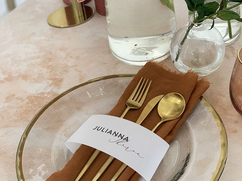 Contemporary-Vellum-Napkinband-Guest-name