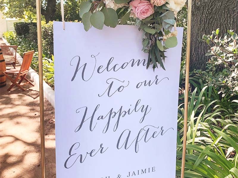 Jaimie-Zach-welcome-board