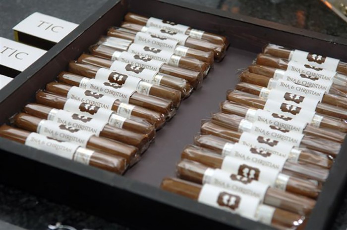Cigar gift favours
