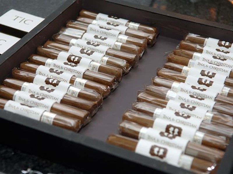 Cigar gift favours