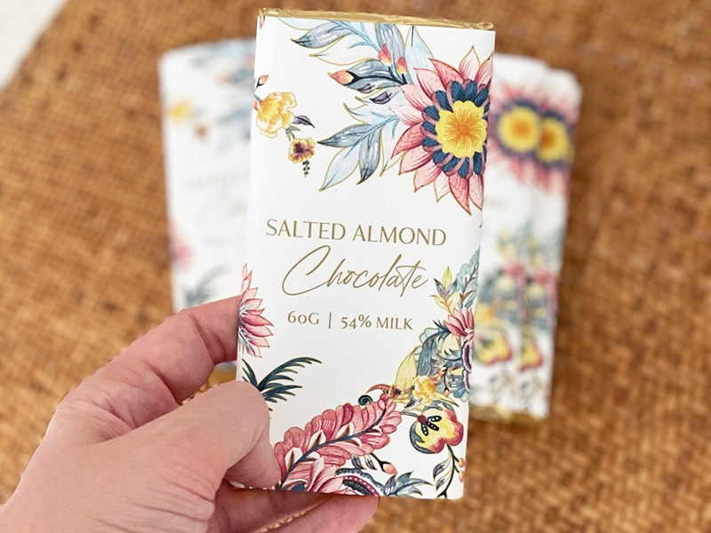 Custom chocolate bar gift