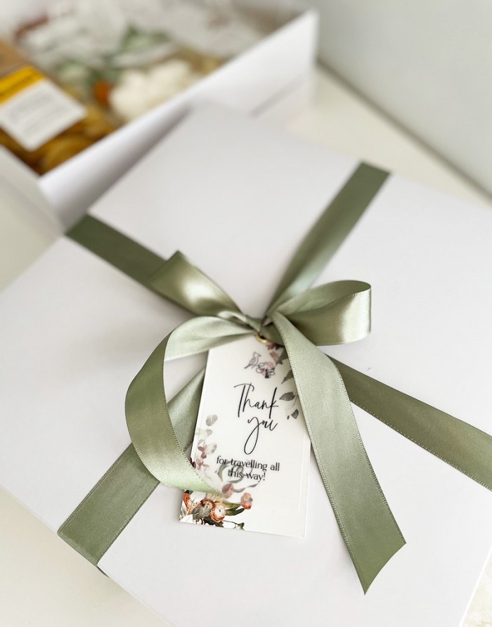 Custom personalised curated gift boxes