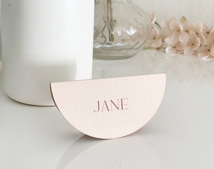 Halfmoon tented place card