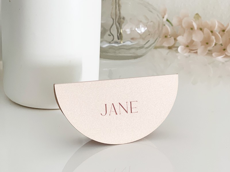 Halfmoon tented place card