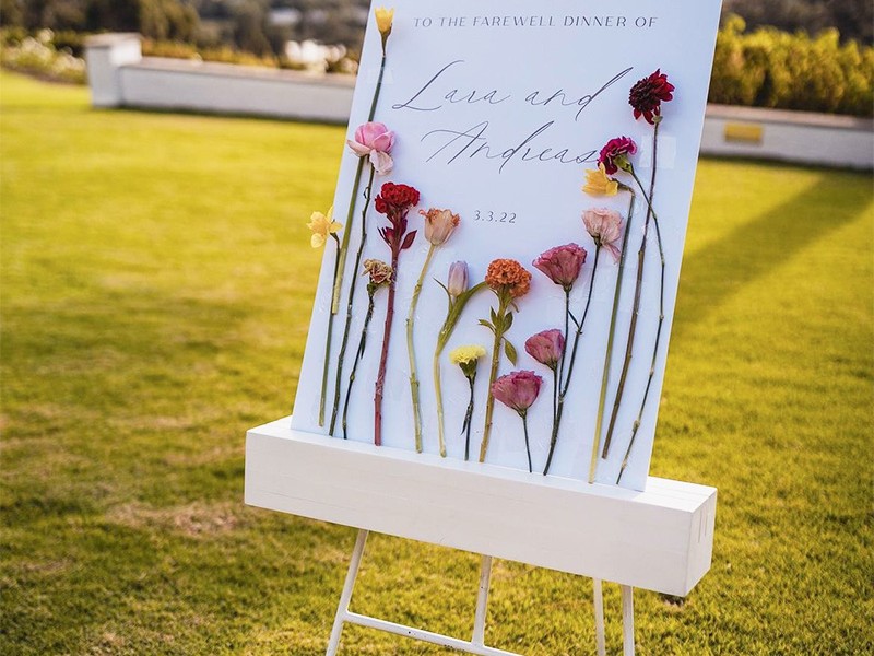 Lara and Andreas welcome sign