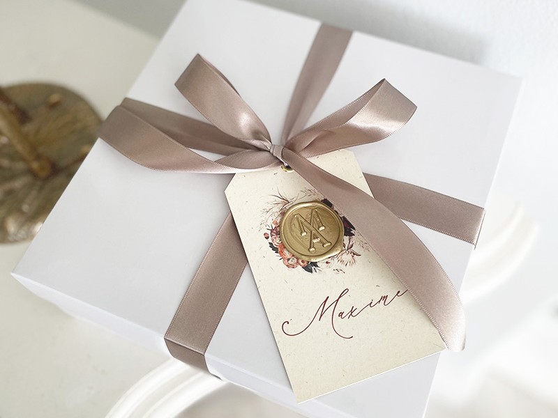 Mia and Anour welcome gifts for guests