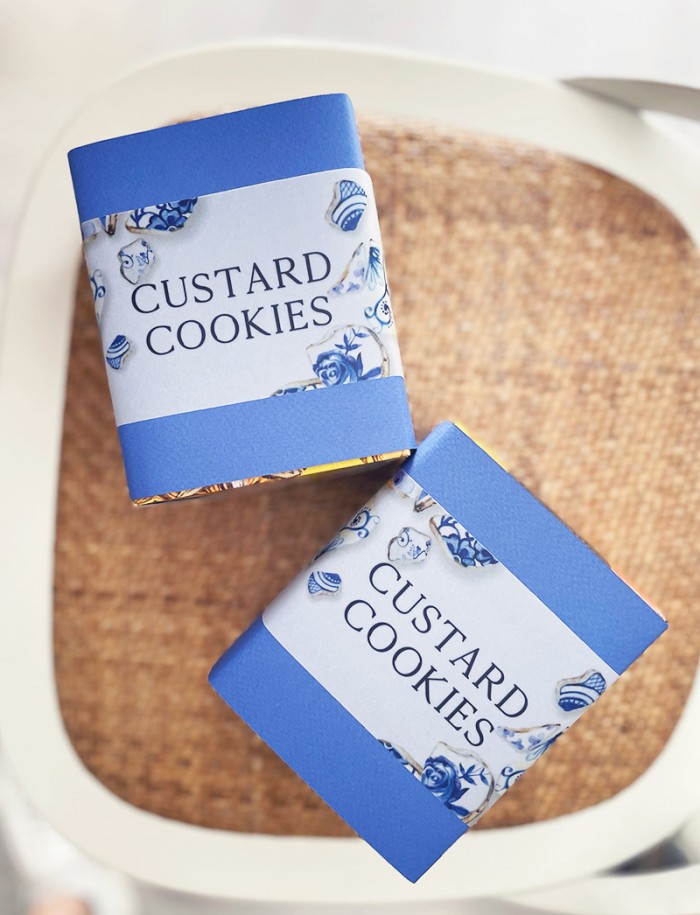 Custard cookies - custom box