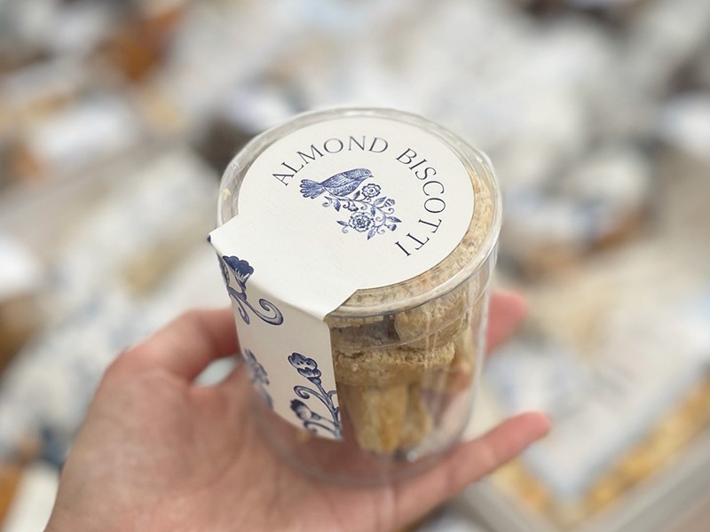 Custom almond biscotti tub