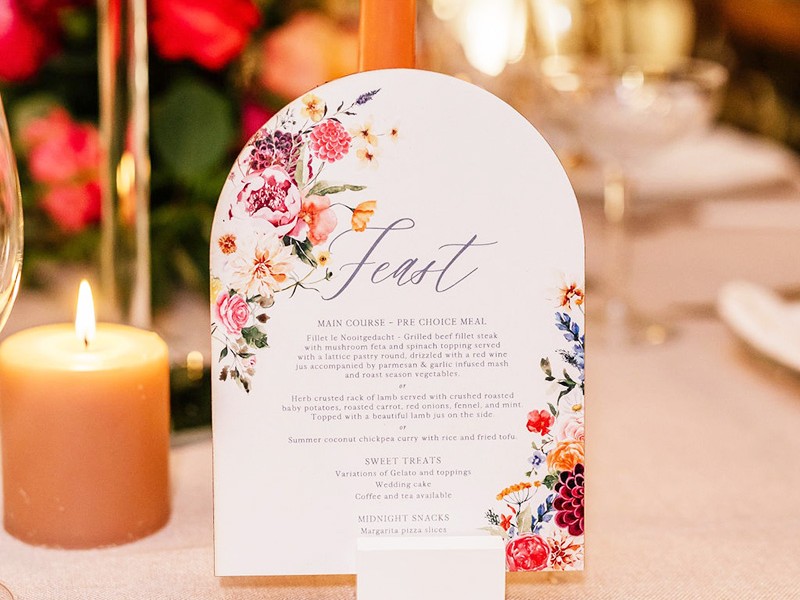 Linmari and Paul table menus