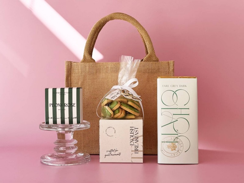 Poolside-Days-and-Sunshine-Ways-gift-bag (1)
