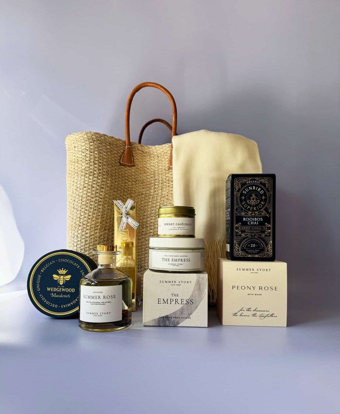 Magic in the Moonlight-gift-basket (1)