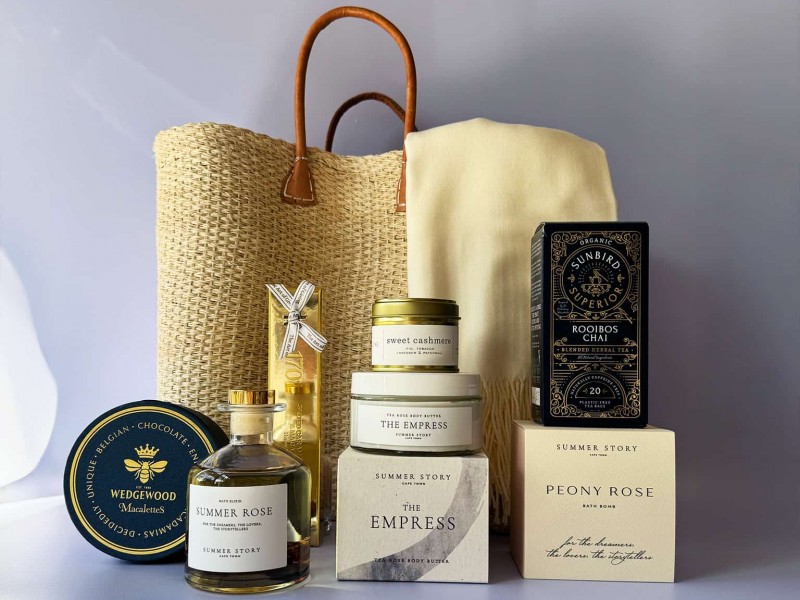 Magic in the Moonlight-gift-basket (1)