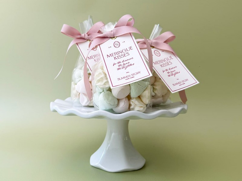 Pastel-mixed-meringue-gifts (1)